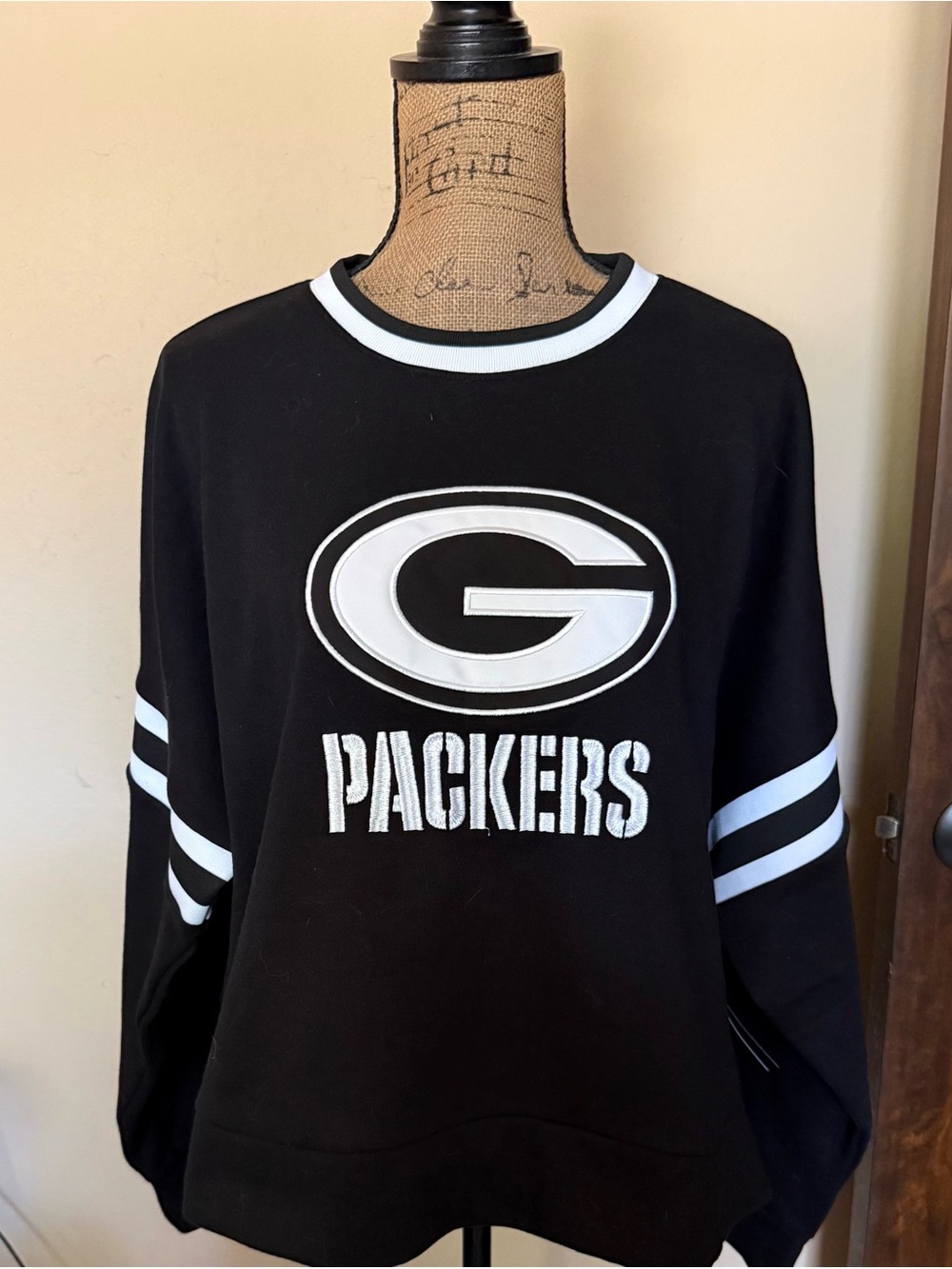 Ladies Green Bay Packers sweatshirt-New with tag!